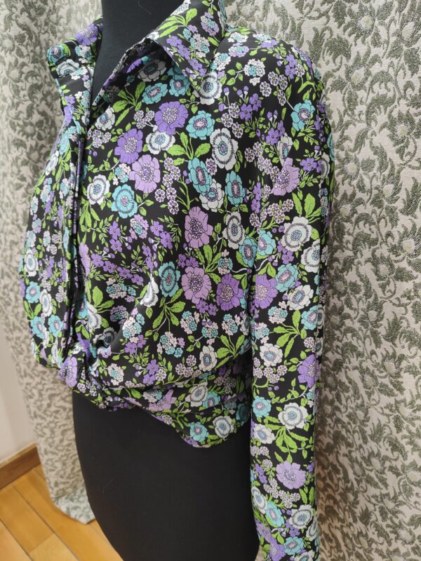 Camisa flores lilas vintage - Imagen 2