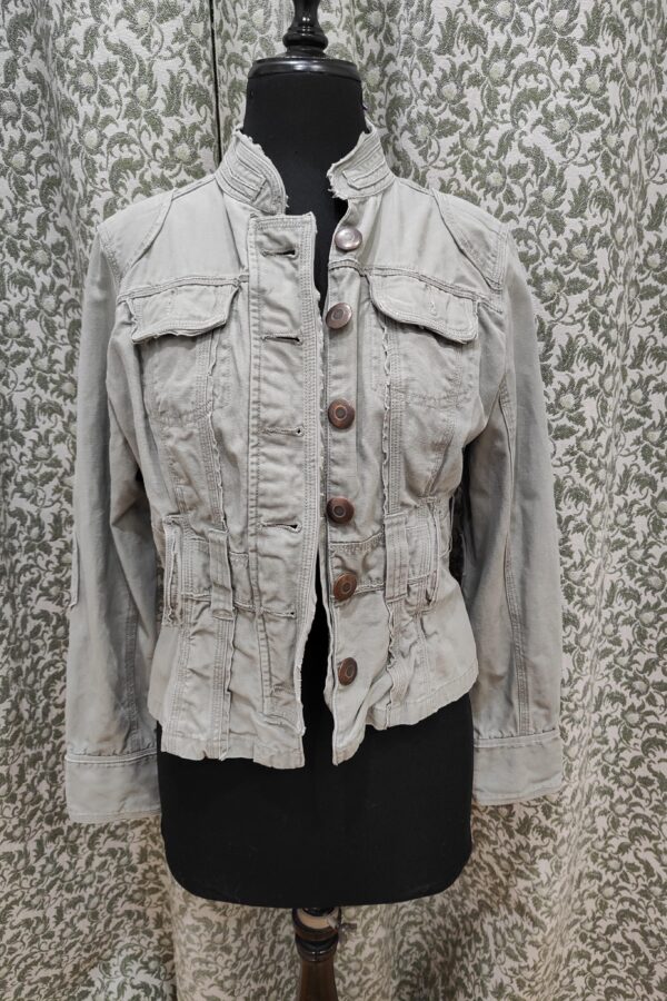 Chaqueta utilitaria. Caqui